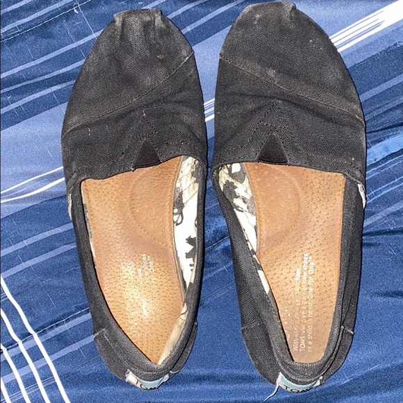 women's toms size 7.5